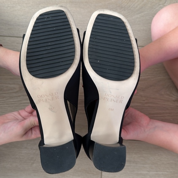 Donald Pliner Panina Black Bootie size 8 - Picture 9 of 9